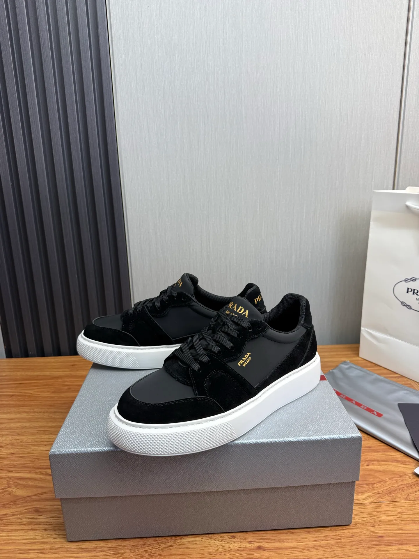 Factory price 560💰 [PRADA] Men’s shoes are popular in the counter, official website is synchronized, 1 high-quality shipment ✔️Original cowhide + cowhide lining, 1🆚1 replica, original sole, 38-45 (45 customized, non-refundable)